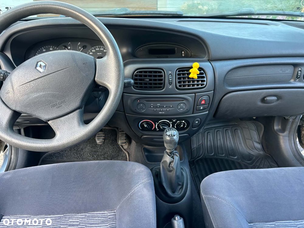 Renault Megane 1.6 - 7