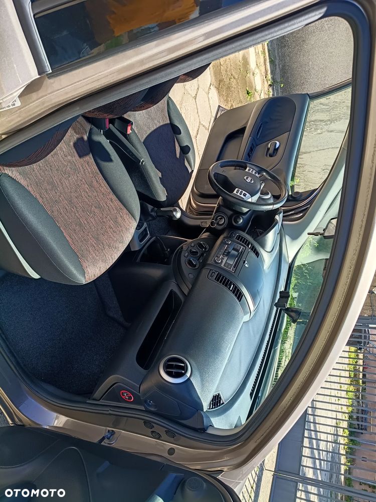 Nissan Note 1.4 Acenta EU5 - 6