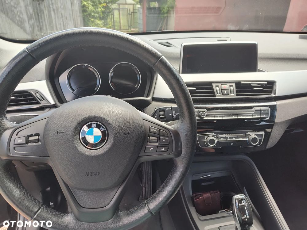 BMW X1 sDrive18i - 12