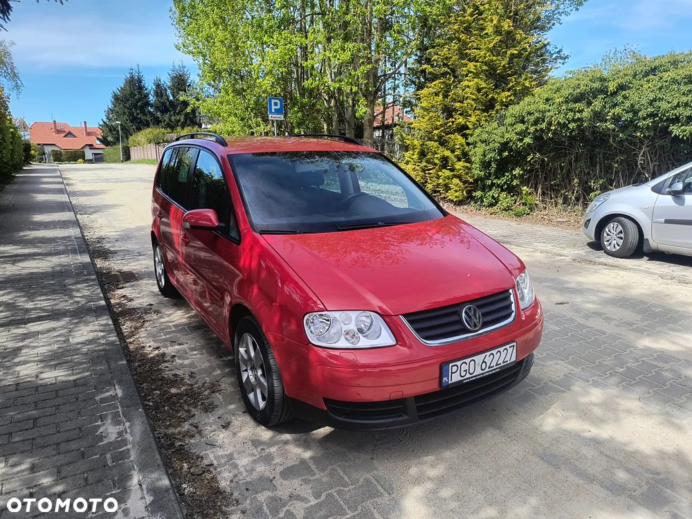 Volkswagen Touran - 1