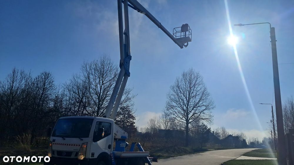 Nissan Cabstar . Podnośnik koszowy 20m . Hydraulika . - 6