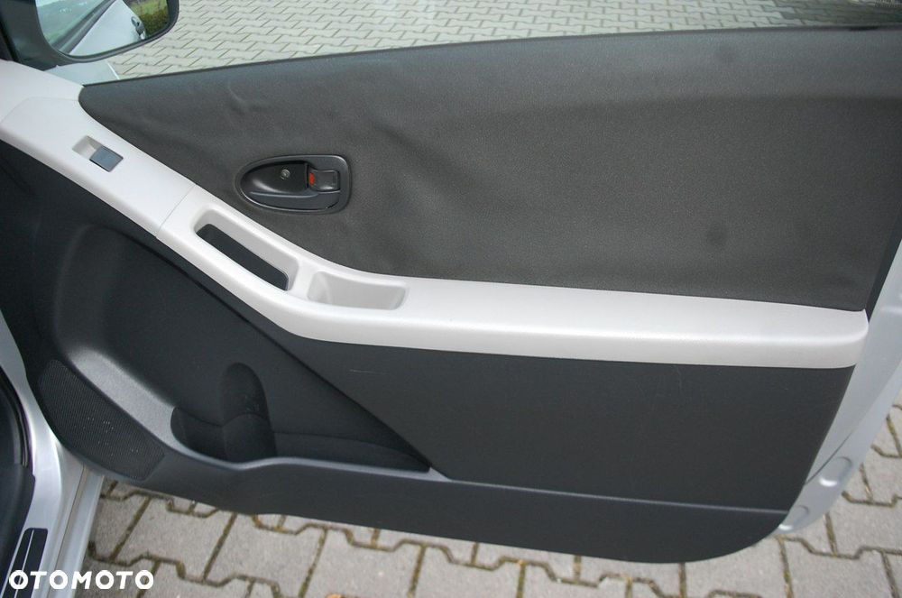 Toyota Yaris - 28