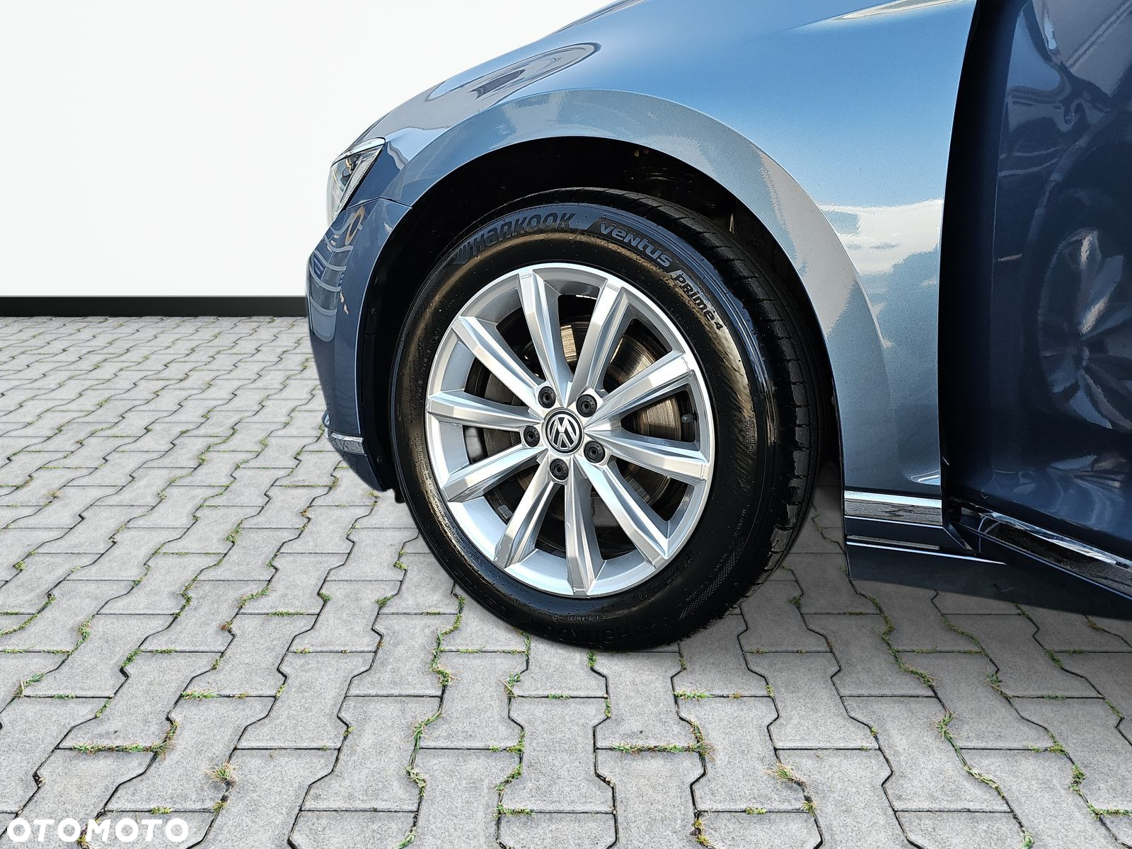 Volkswagen Passat - 12