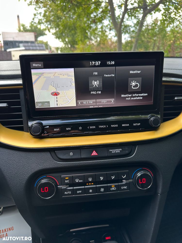 Kia XCeed - 10