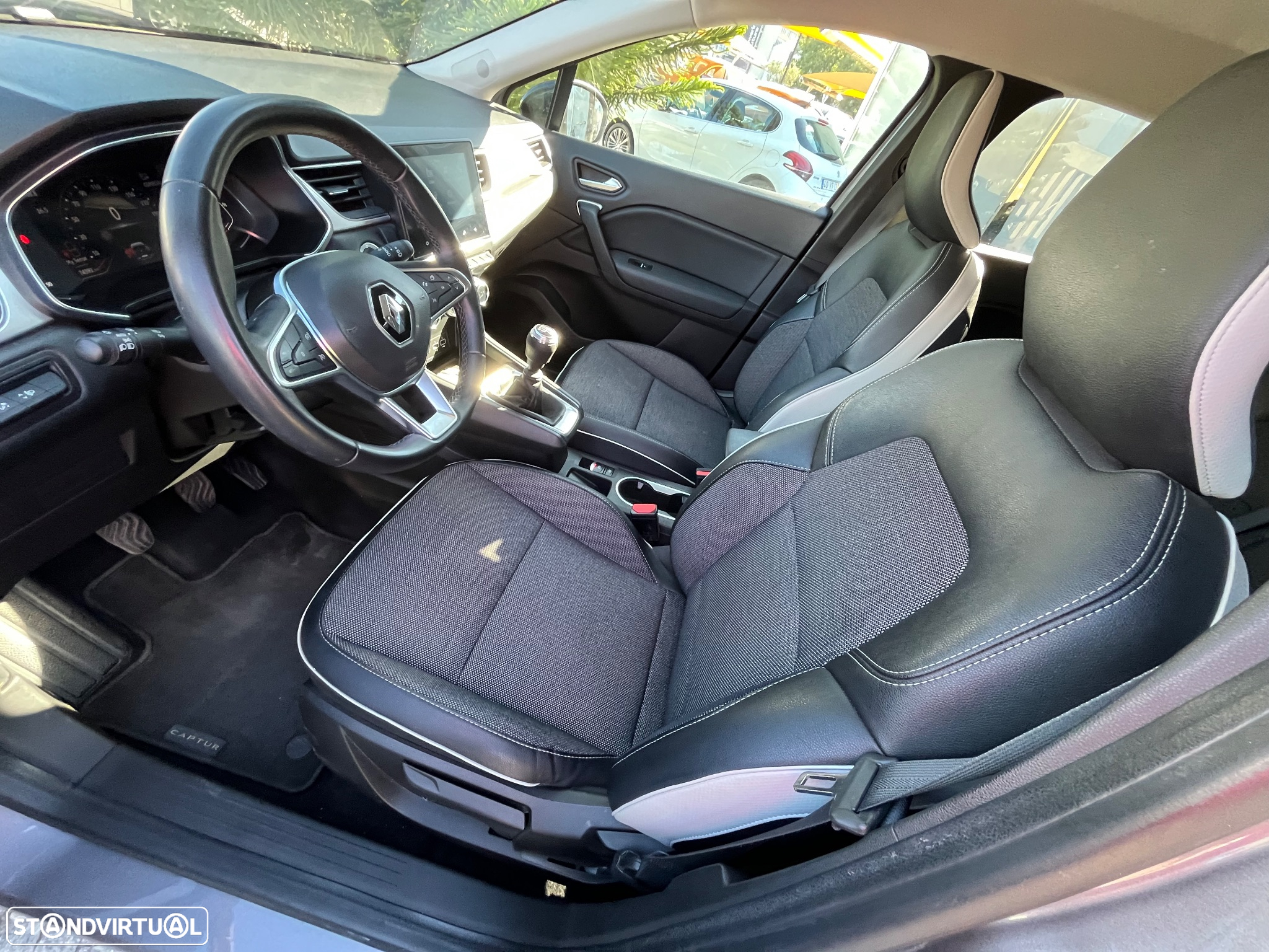 Renault Captur 1.0 TCe Exclusive - 21