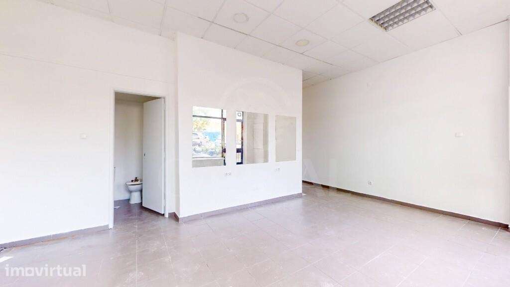Loja de 2 Pisos nas Patameiras – Odivelas - Grande imagem: 4/23
