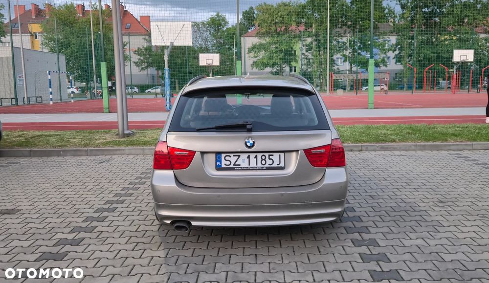 BMW Seria 3 320d - 4
