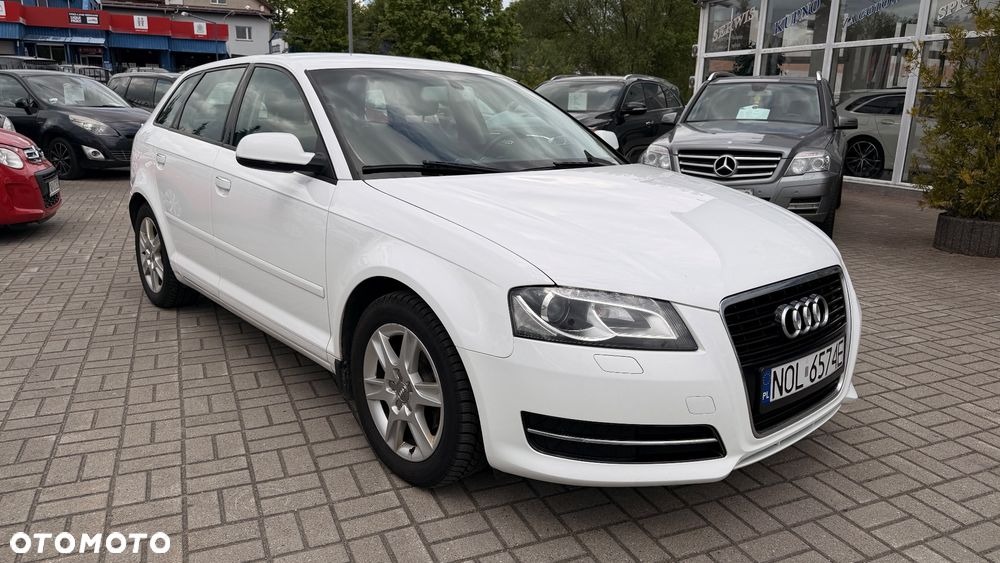 Audi A3 Sportback 1.6 TDI DPF Attraction - 4
