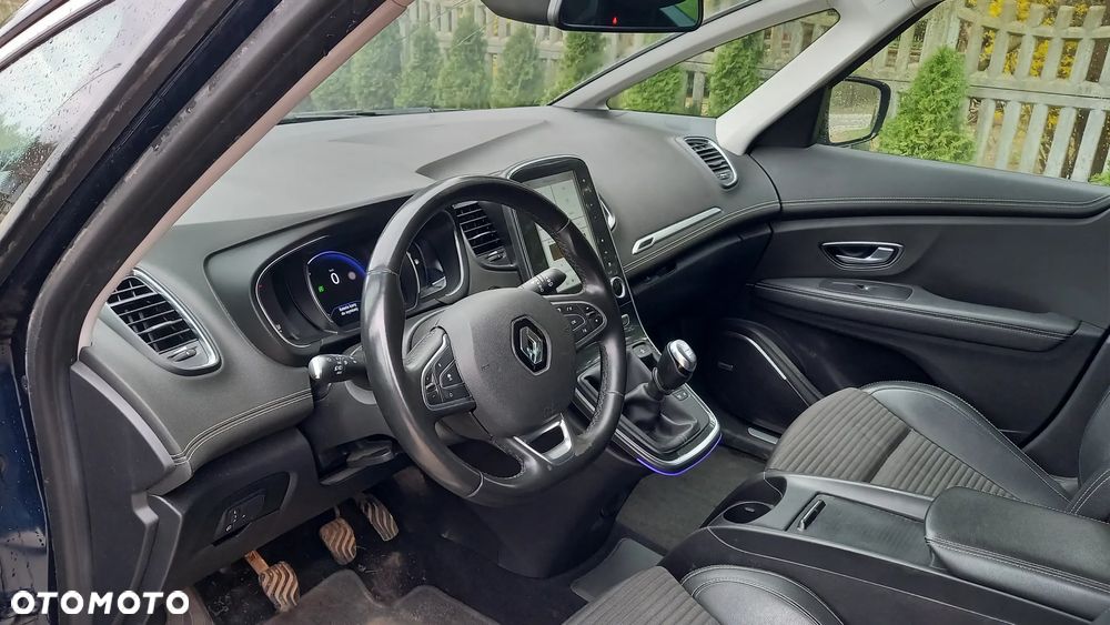 Renault Grand Scenic - 9