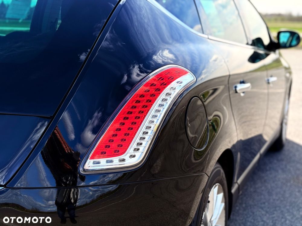 Lancia Delta 1.6 MJ Argento - 8