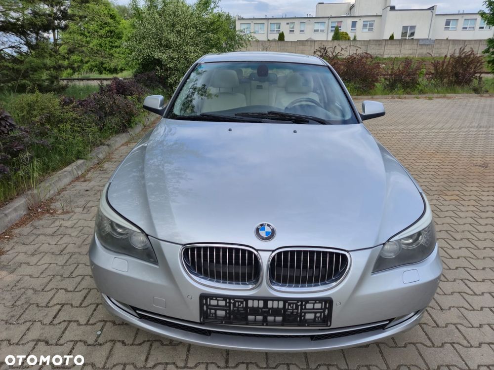 BMW Seria 5 525d xDrive - 2