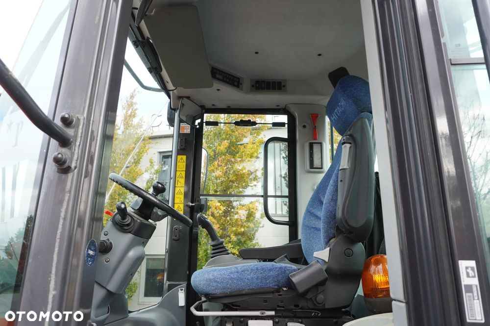 Hitachi ZW220 / 2 łyżki / Ładowarka przegubowa - 24