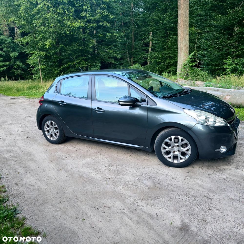 Peugeot 208 - 3