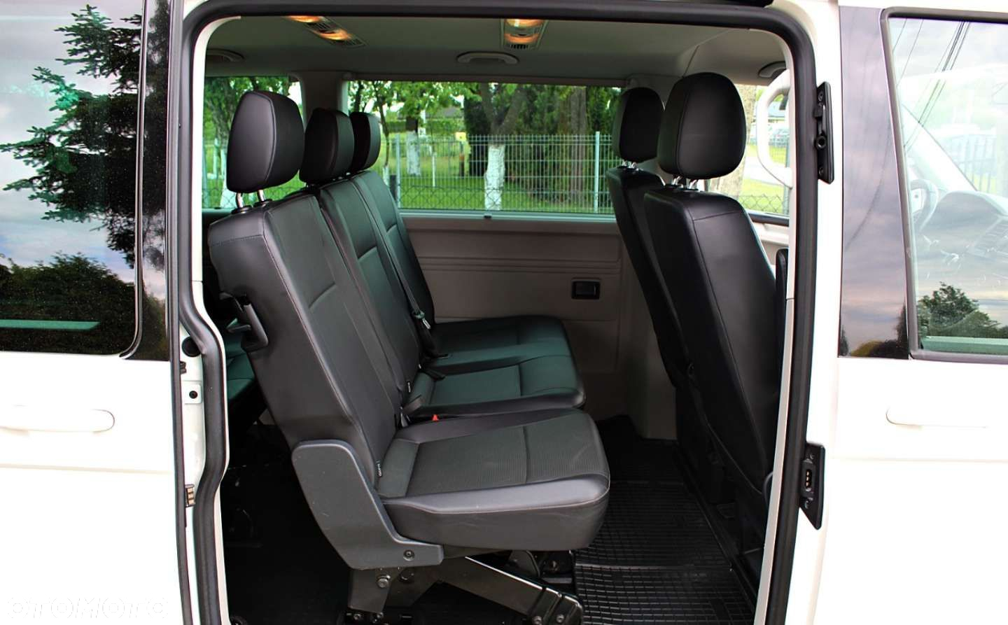 Volkswagen Caravelle - 13