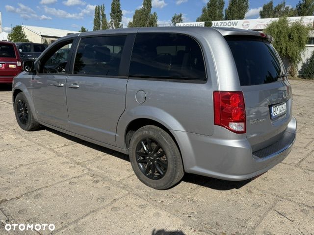Dodge Grand Caravan - 9