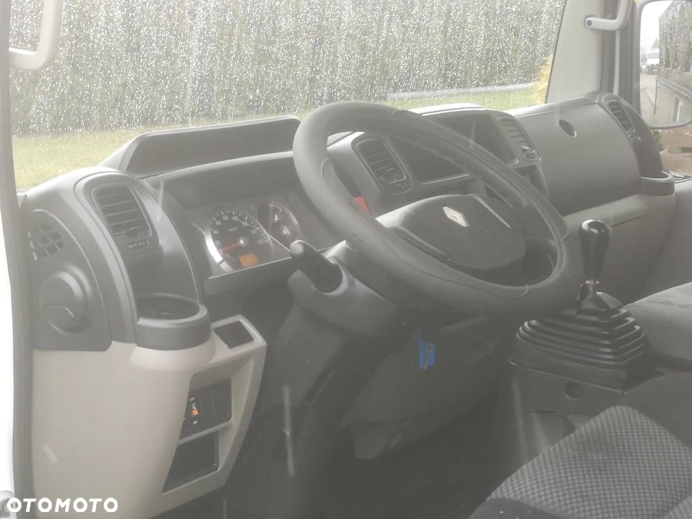 Renault Maxity 2.5dXi 110 - 10