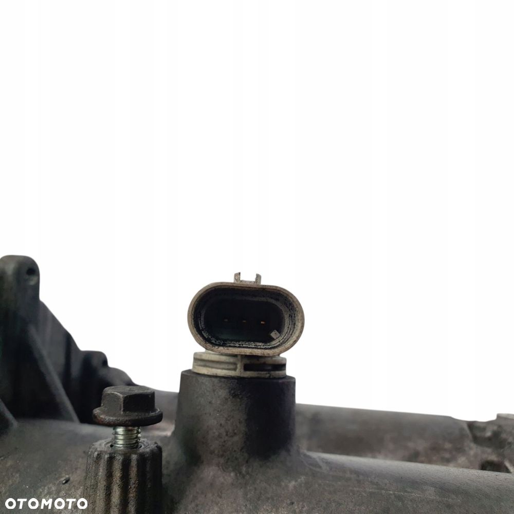 WAŁKI ROZRZĄDU Opel Corsa C 1.3 CDTI pokrywa 55193272 - 8