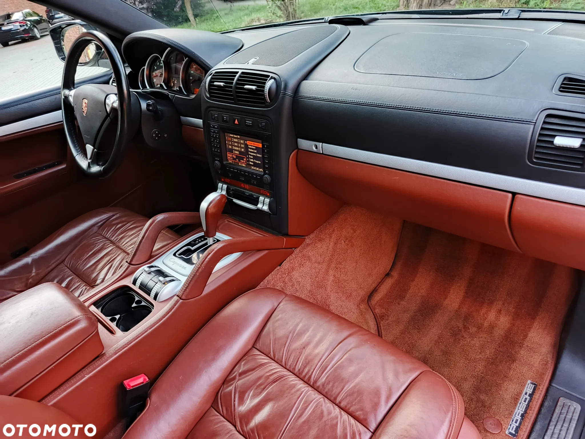 Porsche Cayenne - 21
