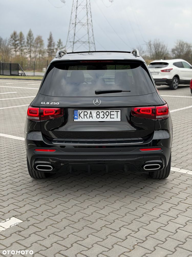 Mercedes-Benz GLB 250 8G-DCT AMG Line - 7