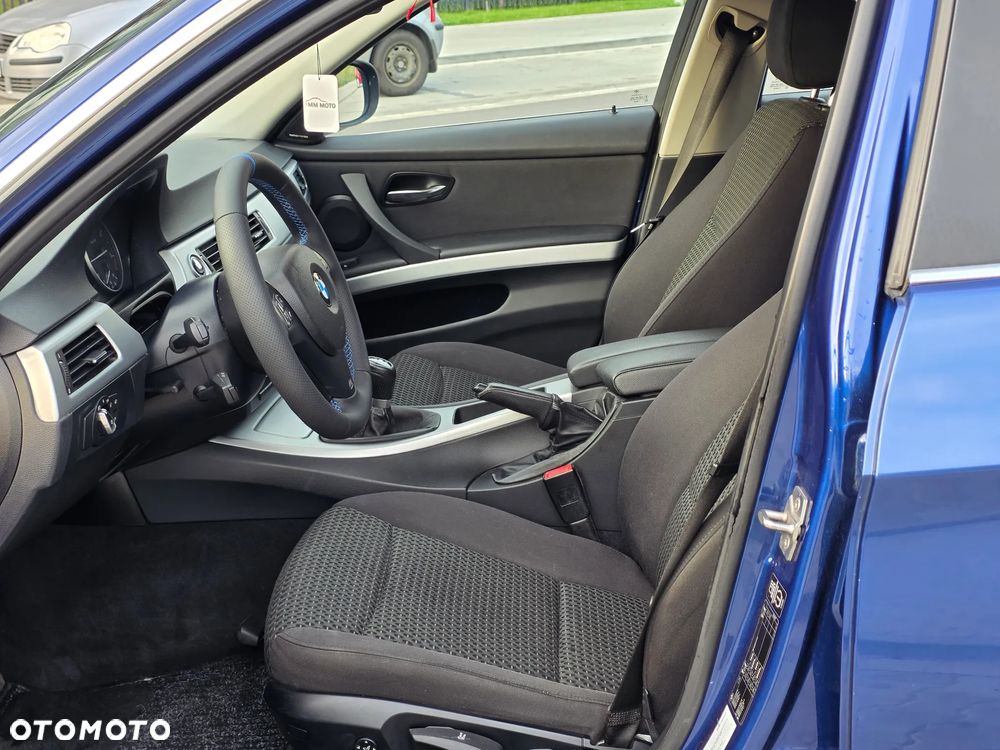 BMW Seria 3 320d - 11