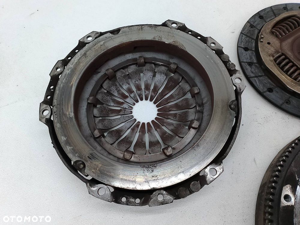 SPRZĘGŁO KOMPLETNE SKODA FABIA II 045105273D   701666 1.4 TDI - 3