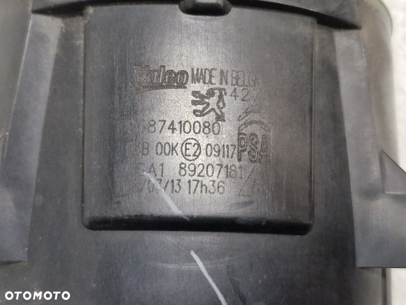 DS4 1 I 308 2 II T9 LAMPA PRZECIWMGIELNA HALOGEN PRZÓD LEWY = PRAWY 9687410080 - 2