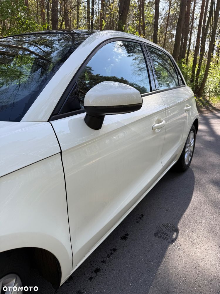 Audi A1 Sportback 1.6 TDI S line edition - 4