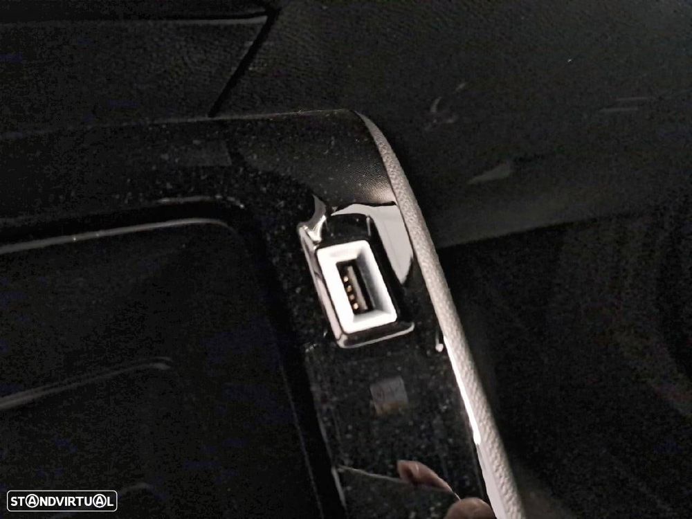 Peugeot 2008 1.2 PureTech Active Pack - 23