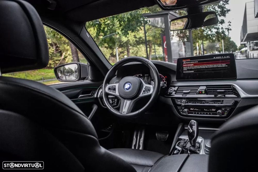 BMW 530 e Pack Desportivo M - 36
