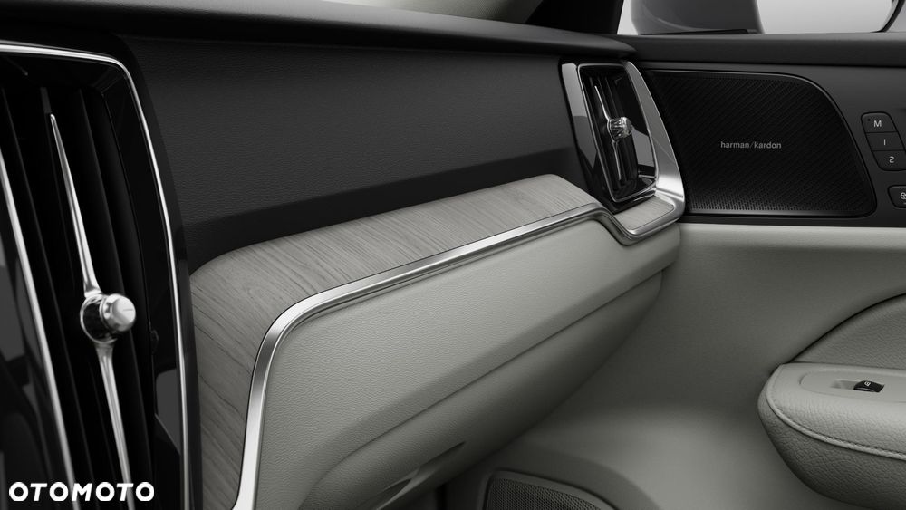 Volvo V60 T6 AWD Plug-In Hybrid Plus Bright - 13