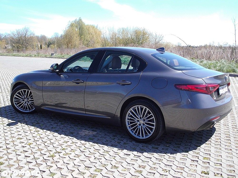 Alfa Romeo Giulia 2.2 AT8 Business - 5