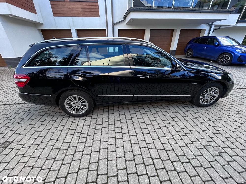 Mercedes-Benz E-Class 2012 photo 4