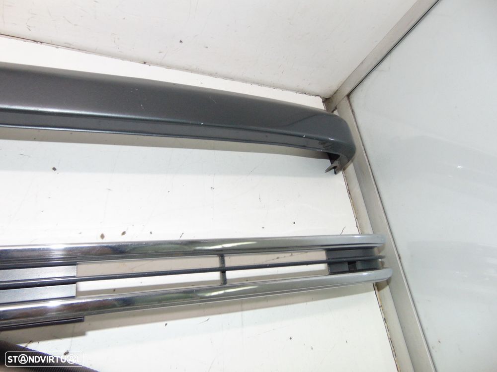 Mazda 2200 grelha/Frente de chapa - 7