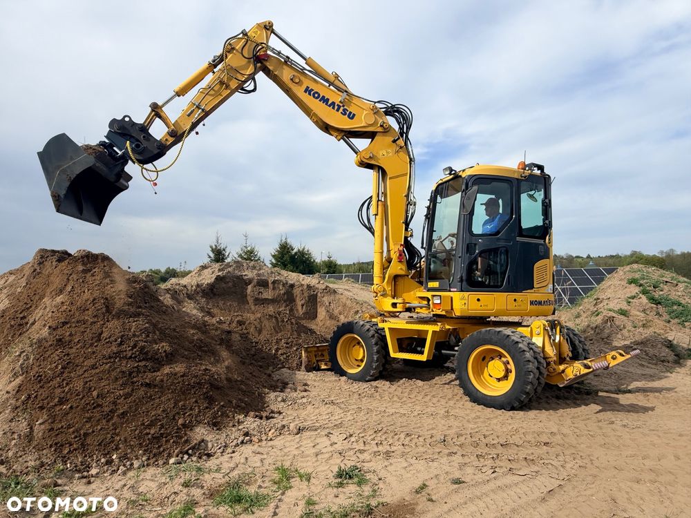 Komatsu 4x4x4 ramię łamane Koparka kołowa KOMATSU  PW98MR-8 10ton 4x4x4 ośki skrętne Ramię 3x łamane BEZ DPF i ADBLUE 4 cyl dodatkowe wyjścia hydr Pług Podpory 2012 szybka zwinna Prosto z importu 1 właściciel Cat TEREX Liebherr Wacker Pw 98 Mr 8 11 - 23