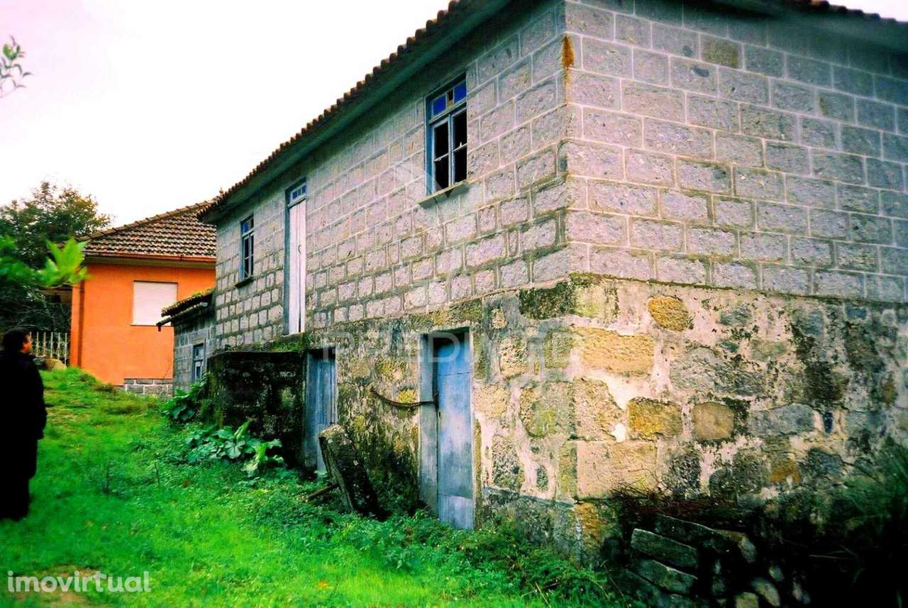 Moradia  em pedra para reconstruir - Grande imagem: 5/11