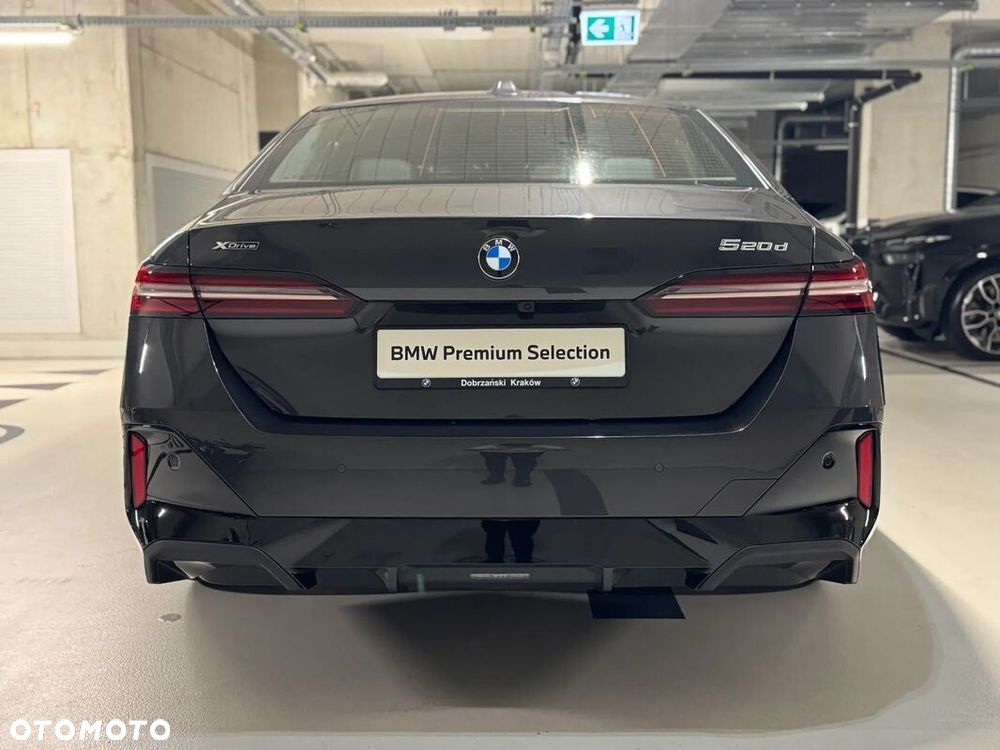 BMW Seria 5 520d xDrive mHEV M Sport - 11