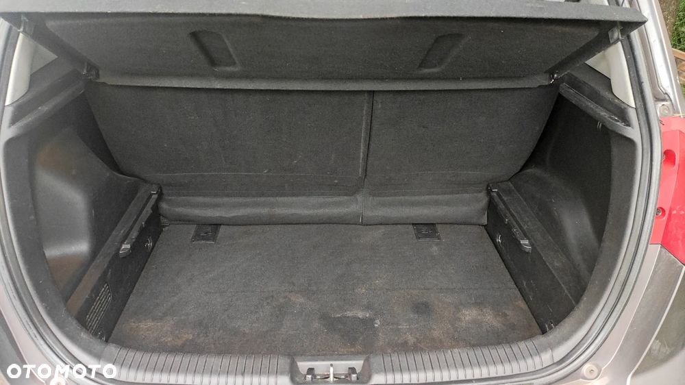 Kia Venga 1.4 L - 24