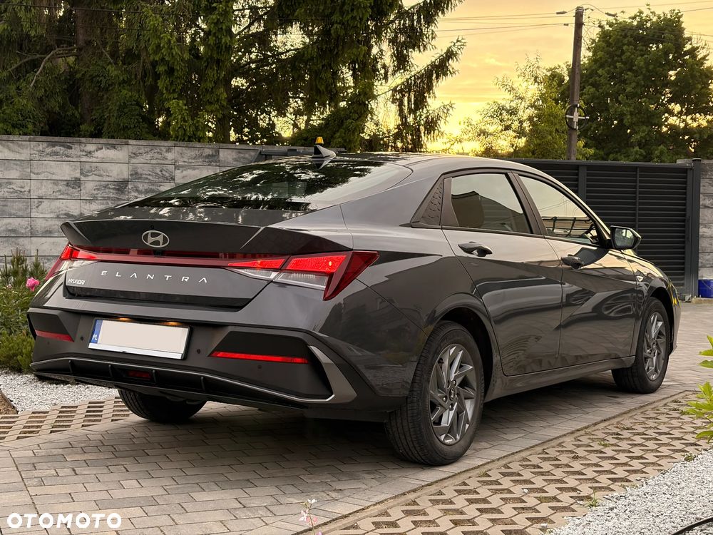 Hyundai Elantra 1.6 Modern - 4