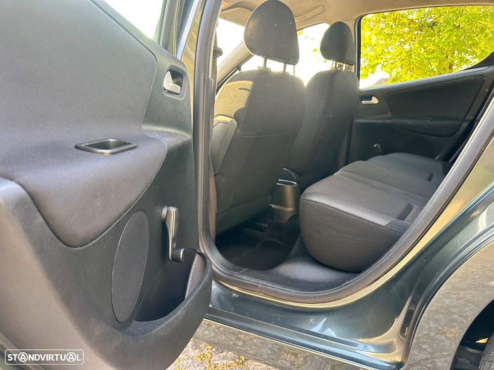 Peugeot 207 1.4 16V Active - 17