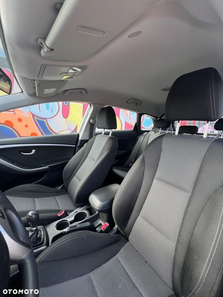 Hyundai i30 1.6 Comfort - 11