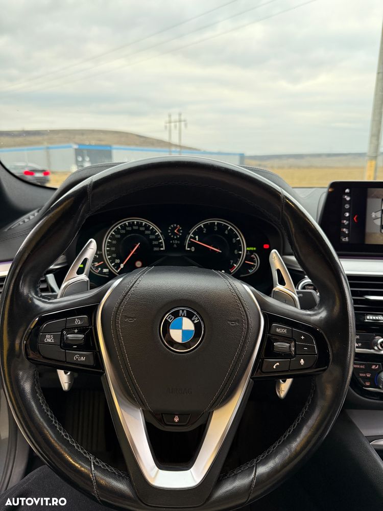 BMW Seria 5 530i xDrive AT - 8