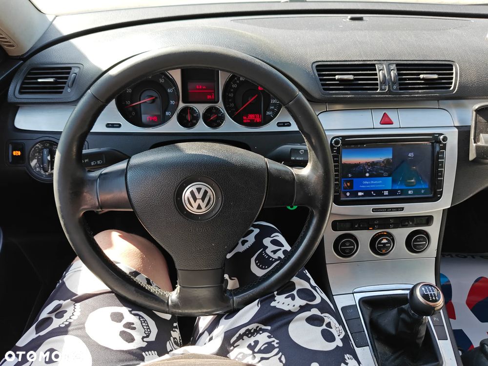 Volkswagen Passat 2.0 FSI Comfortline - 20