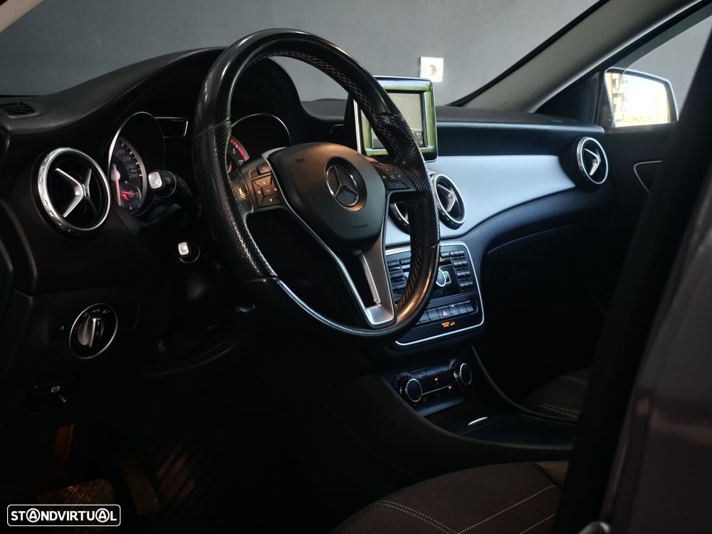 Mercedes-Benz GLA 200 (CDI) d 7G-DCT Urban - 24