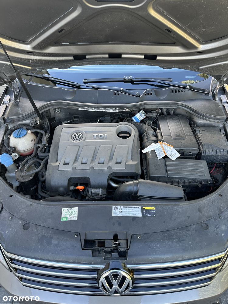 Volkswagen Passat - 12