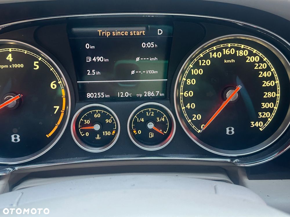 Bentley Flying Spur V8 Mulliner - 18