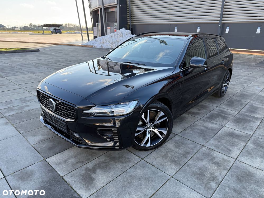 Volvo V60 T6 AWD Plug-In Hybrid Plus Dark - 1