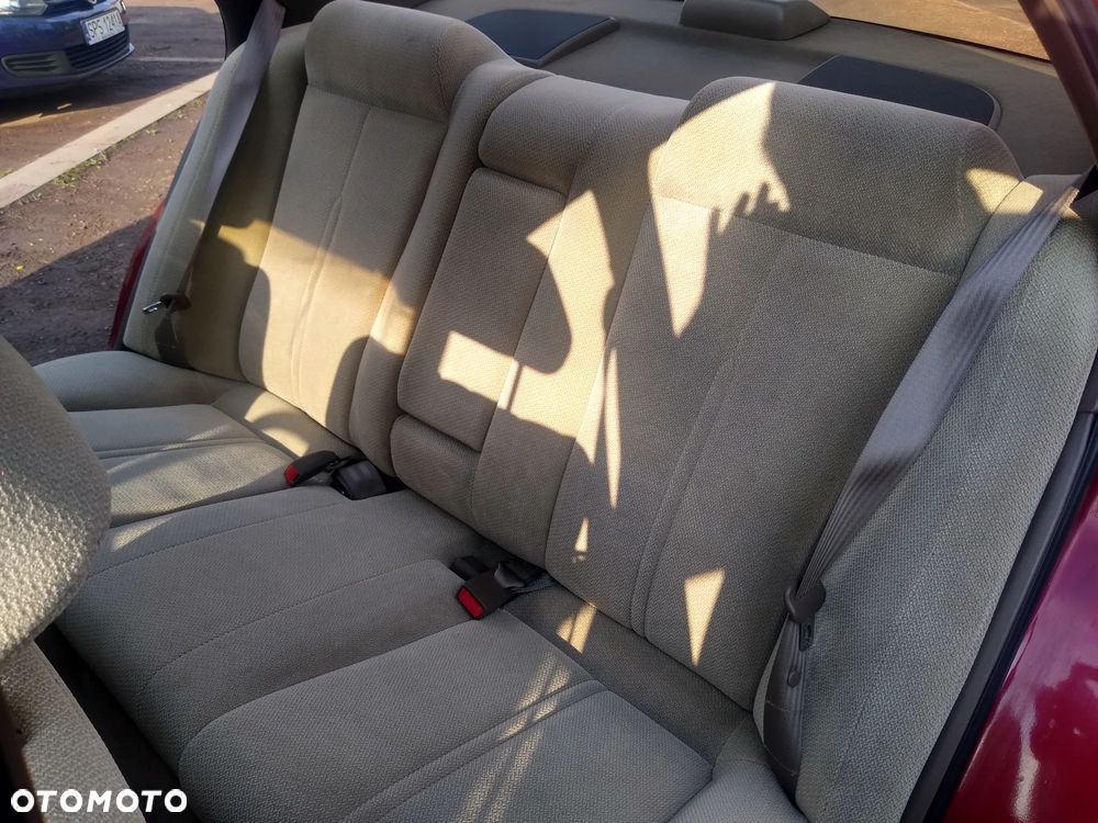Toyota Camry 3.0 V6 LE - 9