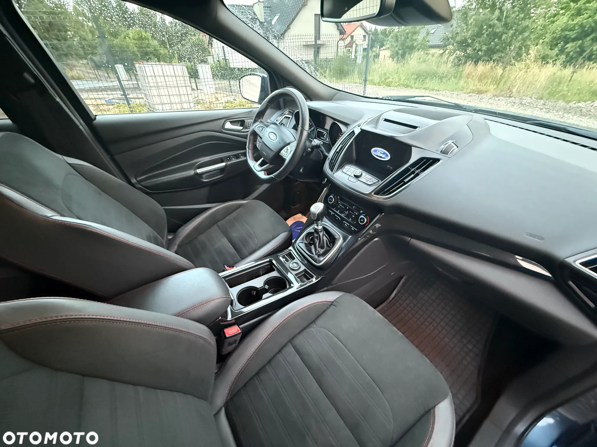 Ford Kuga 1.5 EcoBoost 2x4 ST-Line - 34