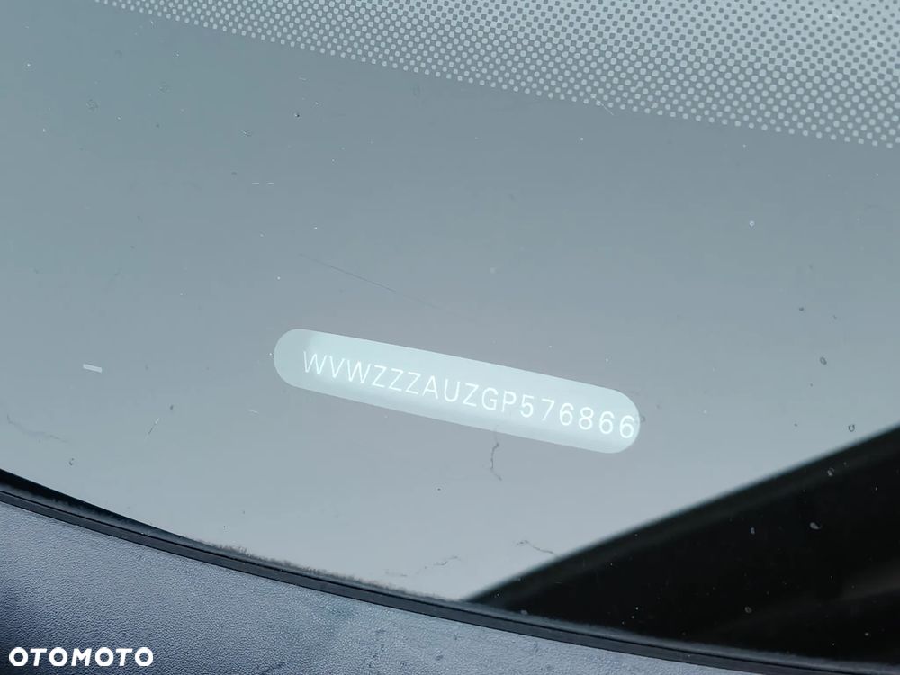 Volkswagen Golf - 23
