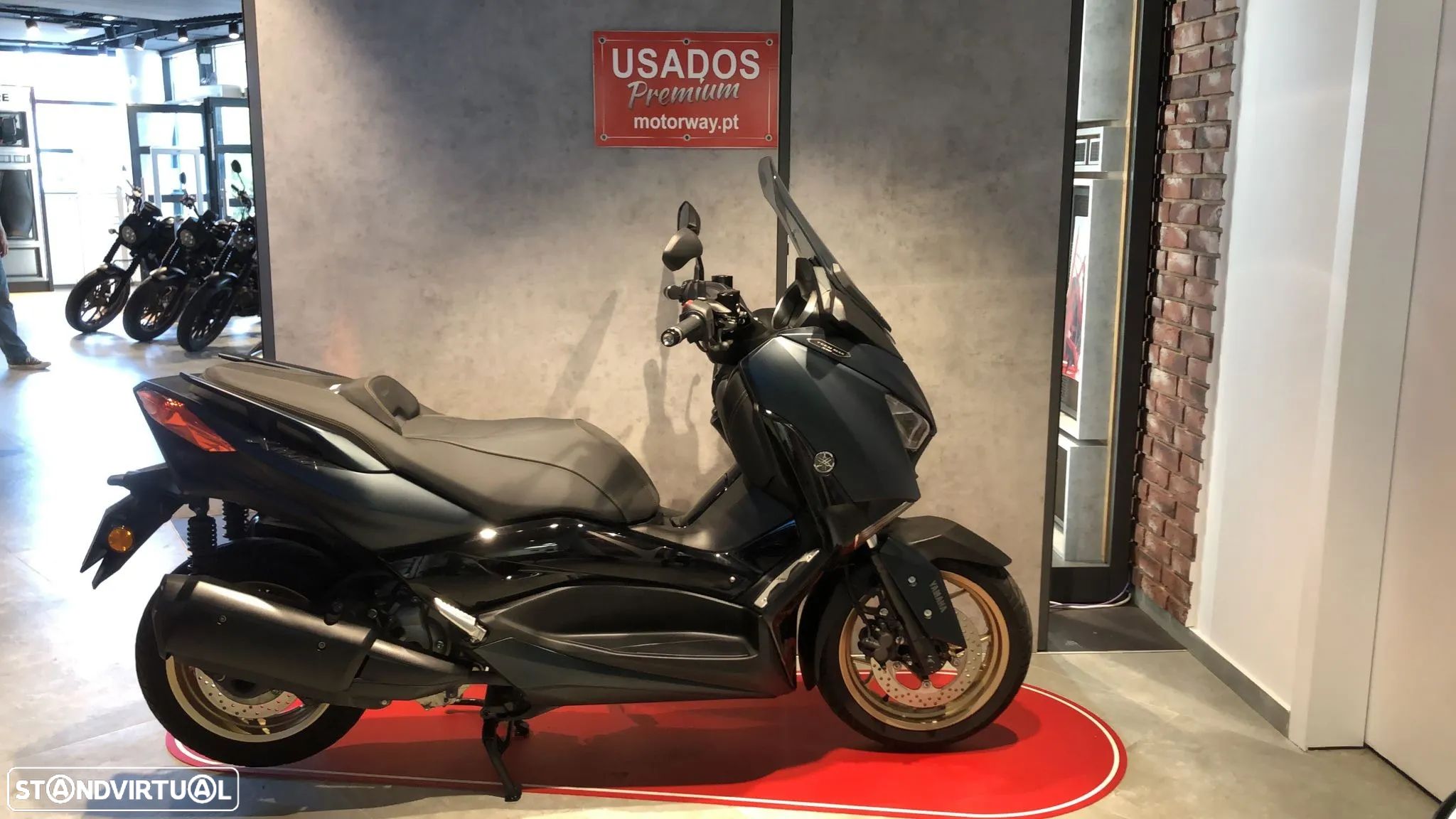 Yamaha X-Max - 1